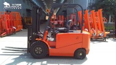 如何選擇合适的電動叉車産品？
